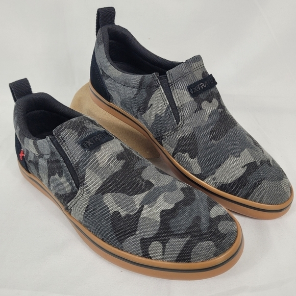 Xtratuf Men's Canvas Sharkbyte Deck Shoe - Black Camo Size 9.5M New In Box - Picture 1 of 9